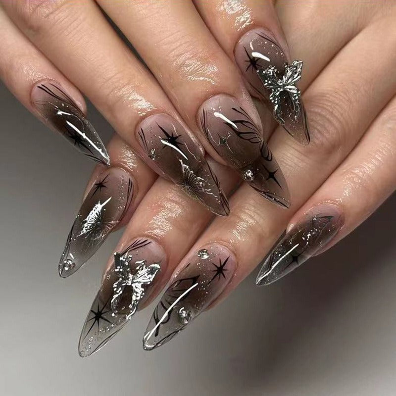 Bow wear manicure